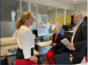 Burgemeester bezoekt Belbus